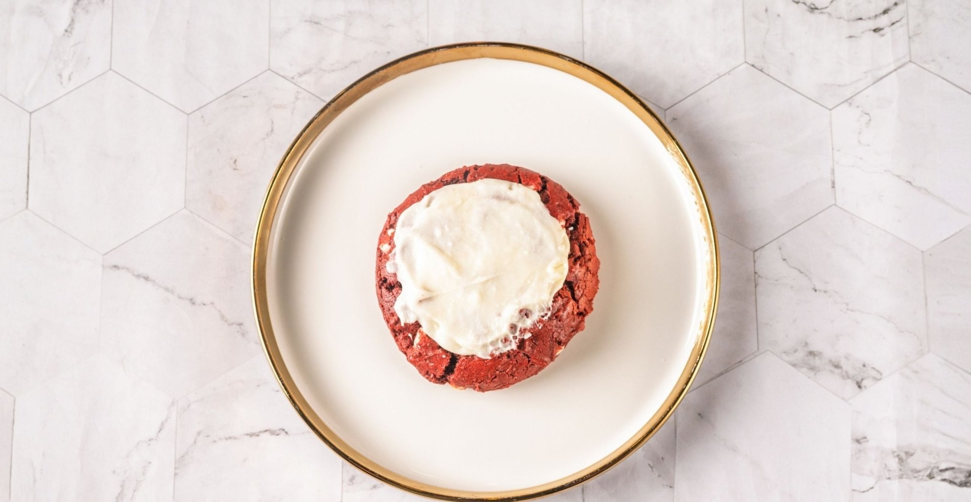 Red velvet cookie